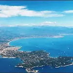 Le Lys D'or Piscine Terrasse Wiffi