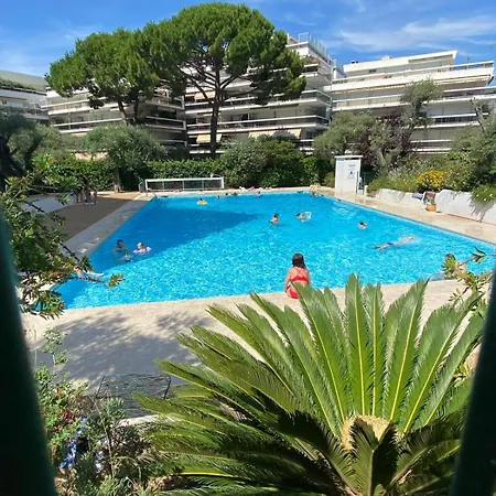 Lägenhet Le Lys D'or Piscine Terrasse Wiffi *